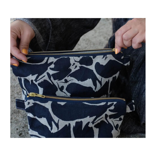 Linen wash bag in Yellow or Navy